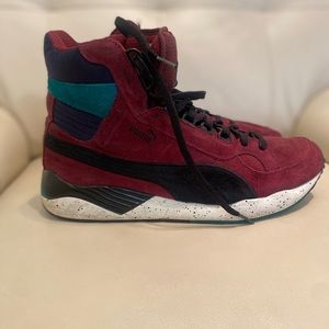 Men Size 12. Lightly Worn. Maroon/Blk/ Turquoise Suede High Top Puma